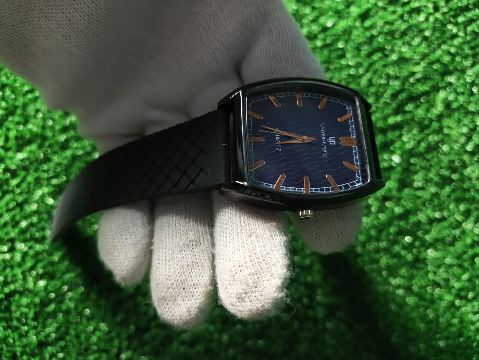 UP Men's watch with adjustable Magnetic lock Arrived at Buy Dot