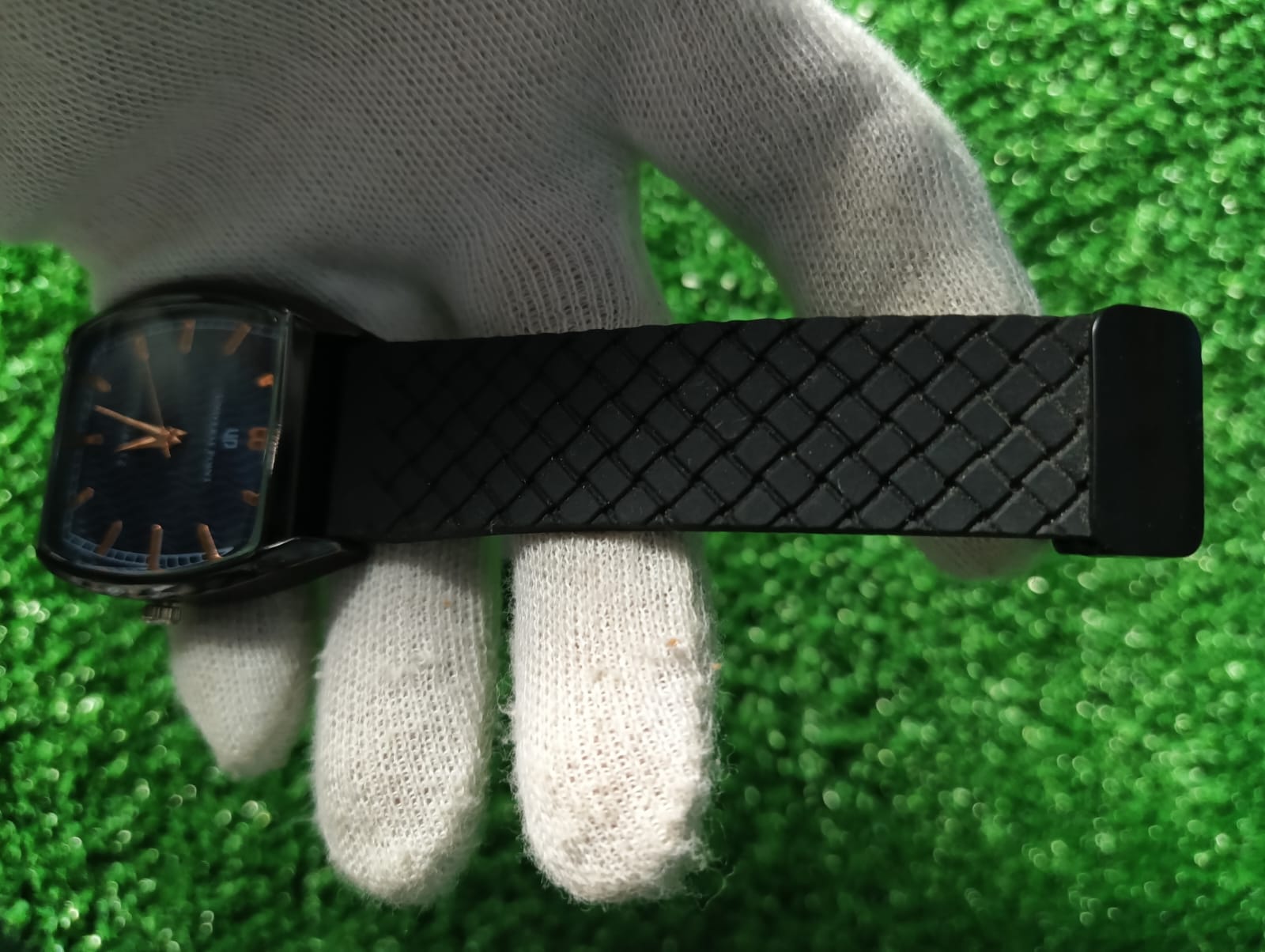 UP Men's watch with adjustable Magnetic lock Arrived at Buy Dot