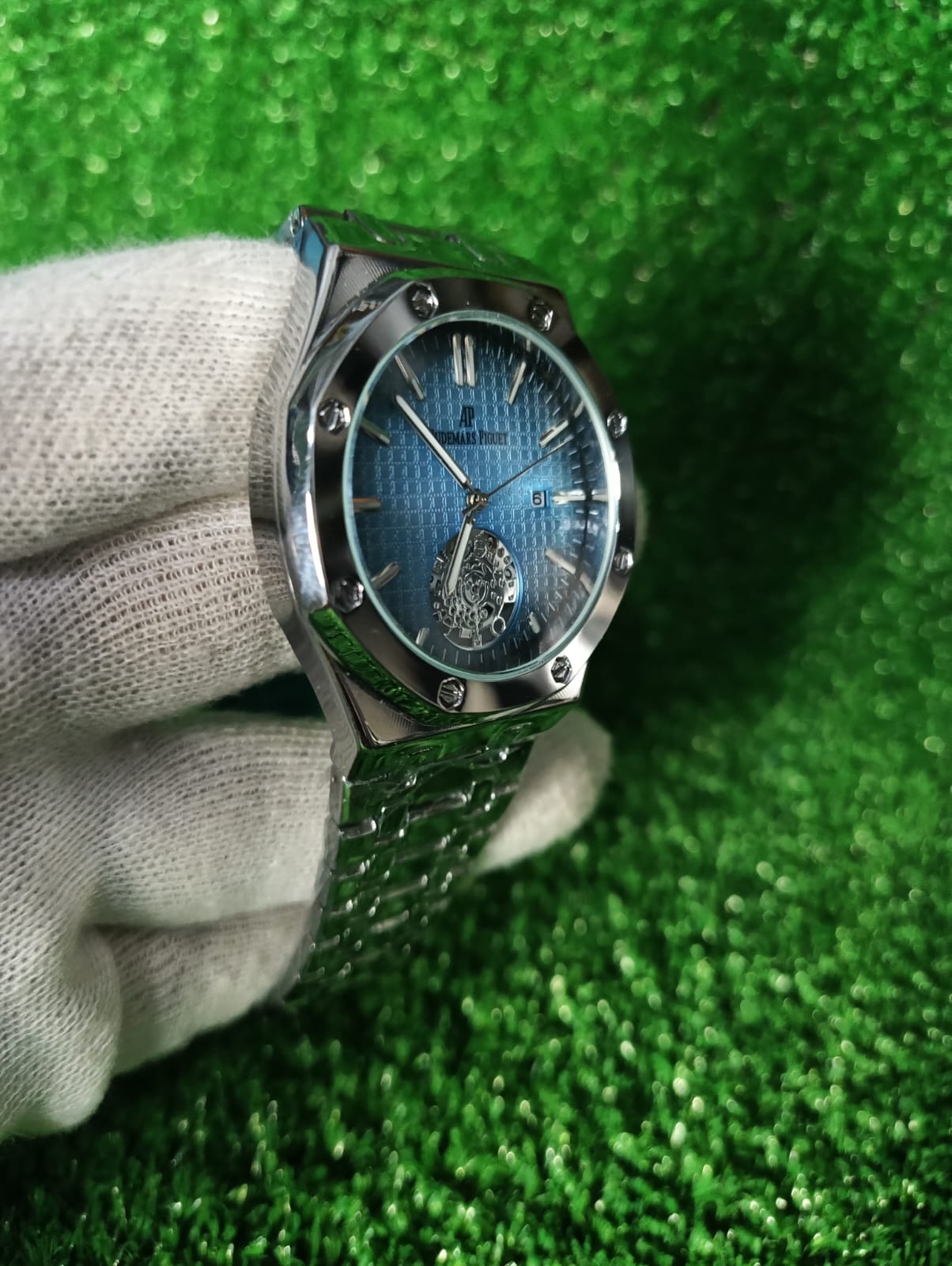 AP Premium Watch in 2 different Dial colors