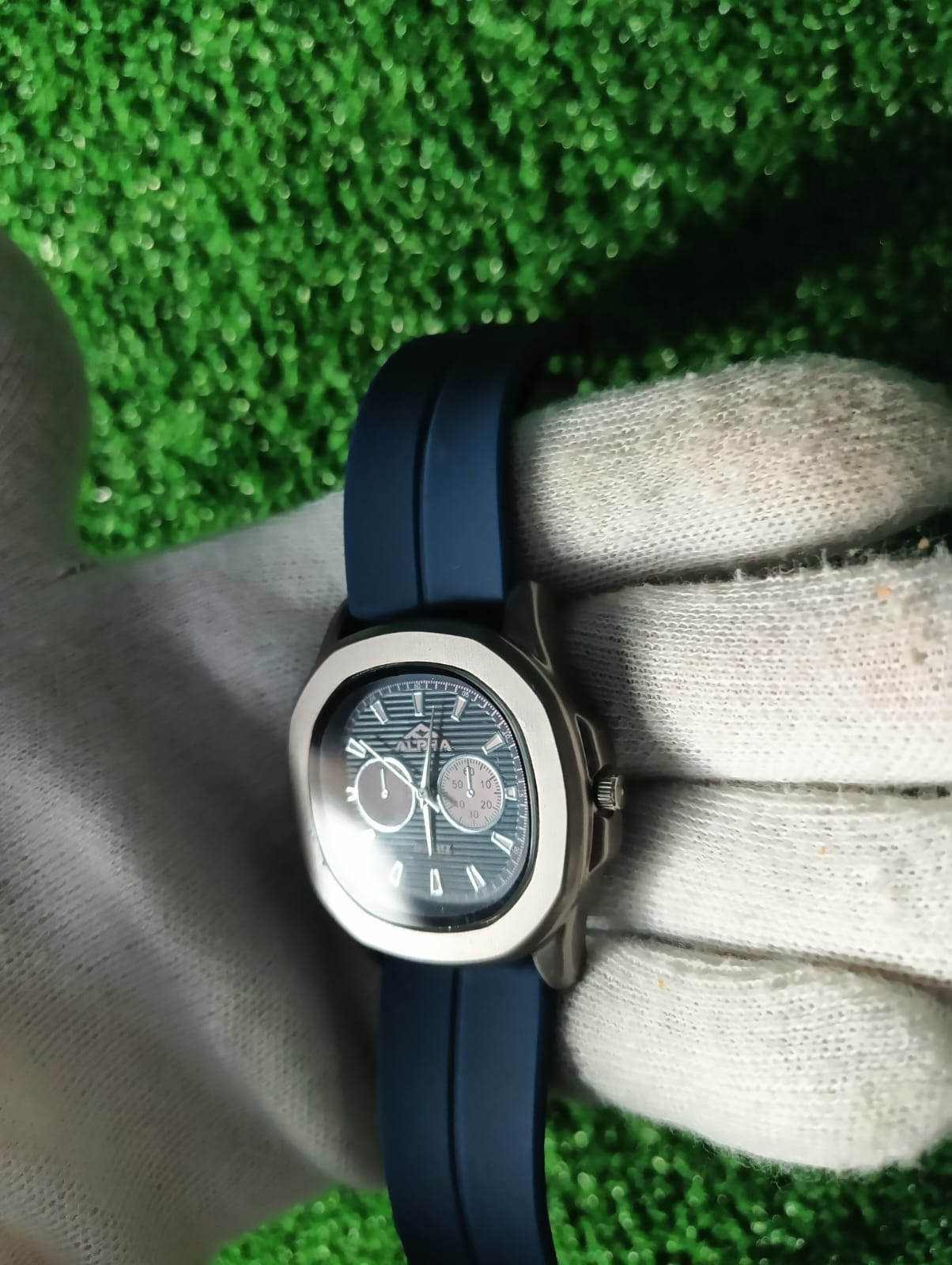 Alph New Stylish Men's watch with Magnetic Mesh Lock