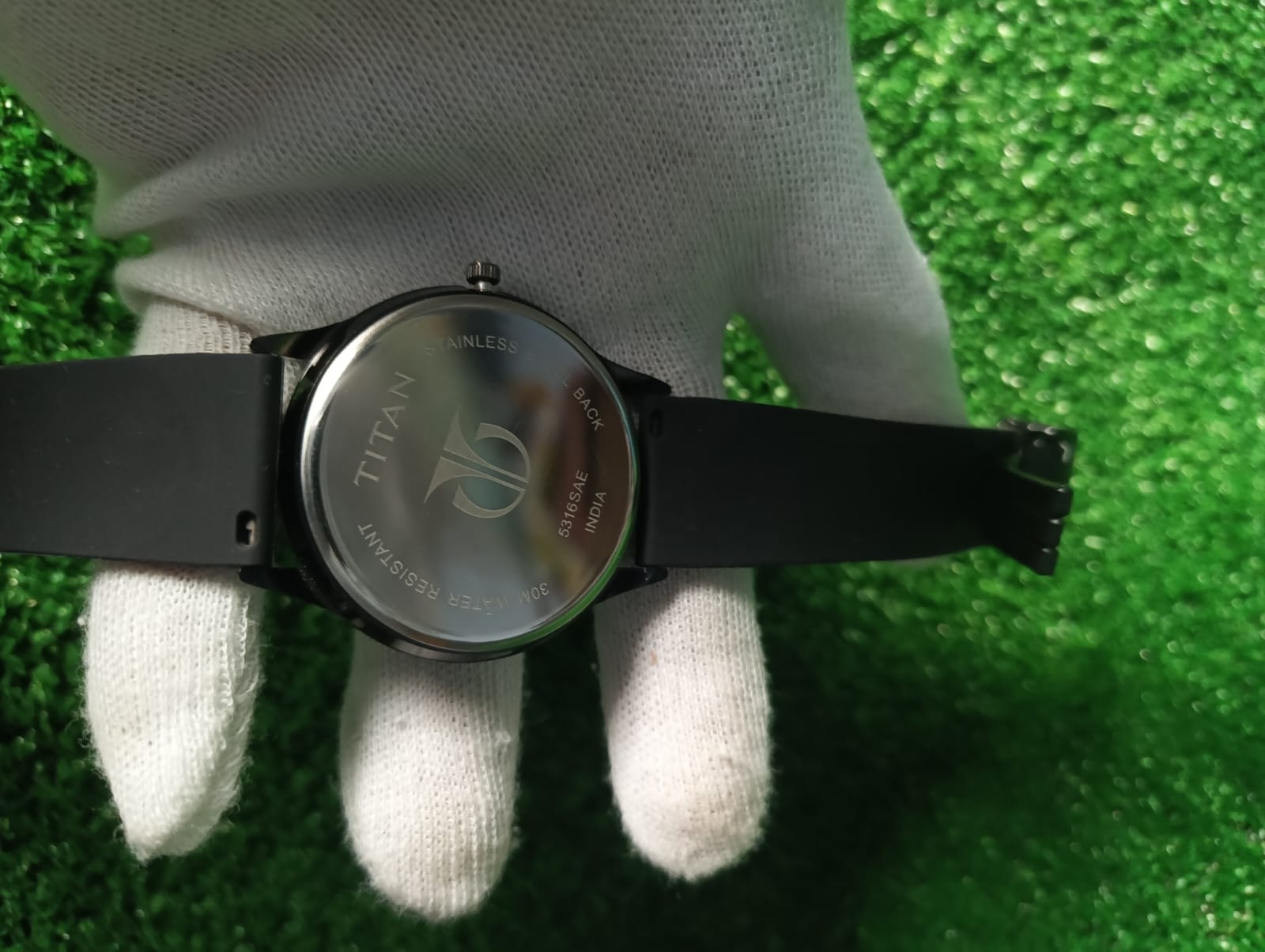 New Titn Watch with adjustable Magnetic Mesh Lock